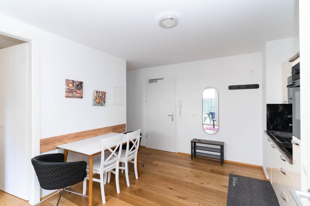 Modern Apartment With Tiny Garden Near City Center Вена Экстерьер фото