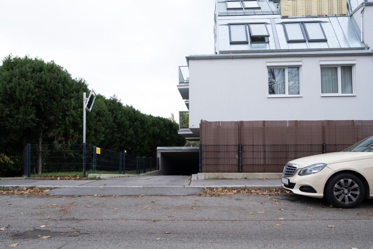 Modern Apartment With Tiny Garden Near City Center Вена Экстерьер фото